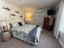 Westerly Getaway- Short drive to the beach, Walk to Downtown Shops & Restaurants
