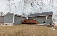Cozy Ames retreat located near Iowa State University