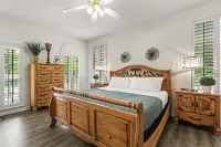 Country Villa pool hot tub game room pond