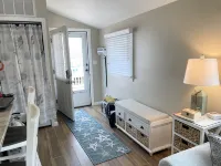 Delightful 2-Bedroom Beach Cottage in OBIII