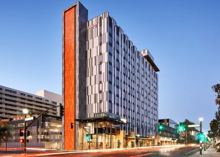 Canopy by Hilton Tempe Downtown Отели рядом с достопримечательностью «Адельфи Коммонс»