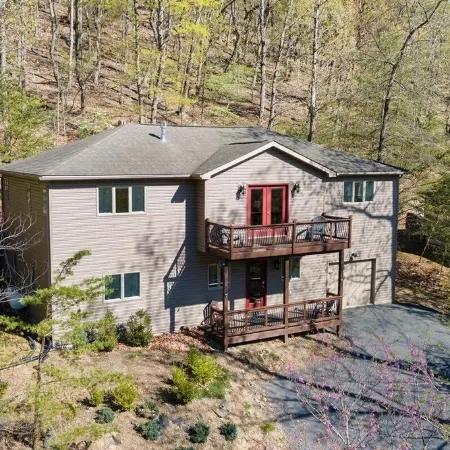 New 6 bedroom Massanutten home with 3 king beds steps from all the attractions