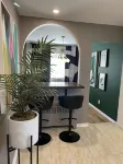 Newly Renovated, modern, cozy home -15 mins away from the airport