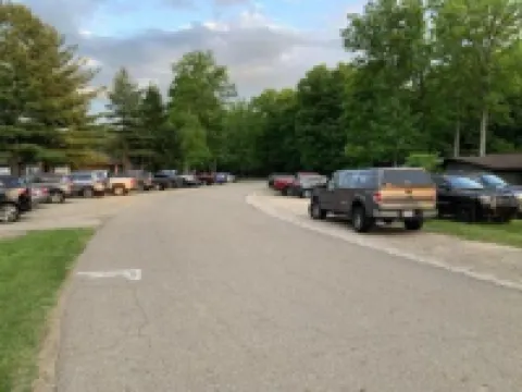 Apple Valley Lake, Pools and Beaches! Guest Passes available for a fee! Hotels in Howard Township