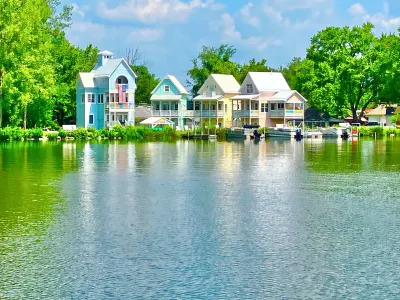 Buckeye Lake WATERFRONT Vacation Home B | Crane Cove Resort