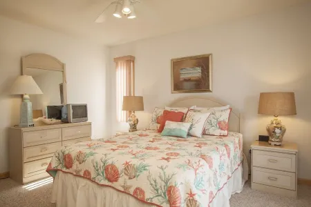 Lovely 4 Bedroom Ocean view house in West Beach