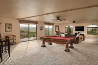 LOOK NO FURTHER-4,000sf Hillside with Views TV's & Pool Table