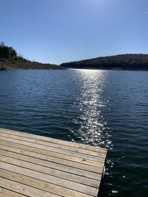 Updated 2-Bedroom Cabin on Bull Shoals Lake Hotels in Marion County