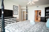 Caribe D907 Luxury Condo- Panoramic Gulf & Bay Views- Resort Amenities