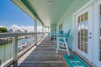 Texas Riviera Canal Waterfront Home - Perfect Beach & Fishing Getaway Location