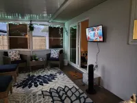 Beautiful, Pet friendly home on canal. Great for fishing, kayaks &  snowbirds