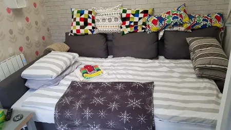 Modern 2 Bedroom Apartment in Menai Bridge great to explore Anglesey & Snowdonia Отели в г. Менай Бридж