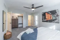 4BR 3bath 9 beds! Pool, hot tub, movie room, basketball court, oasis in LEX Hotels near Aviation Museum of Kentucky