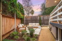 1884 Modernized Home: Fire Pit, Tesla Tech, Near Downtown