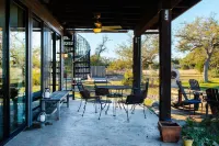 NEW Pool, Hot Tub, Ping Pong, Fire Pit, Views on Stunning 5-acre Retreat!