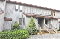 Walk to Ski Lifts with Perfect Location! 3 Bedroom Townhome plus Loft.
