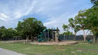 New Stylish Family Friendly Home Near Community Pool and Park in NW Austin