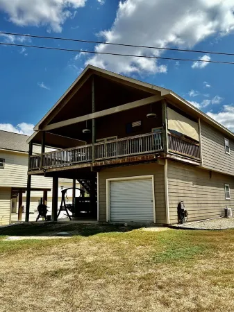 JUS CHILLIN River Road Villas #15 - 4bdr Home On The Guadalupe River -