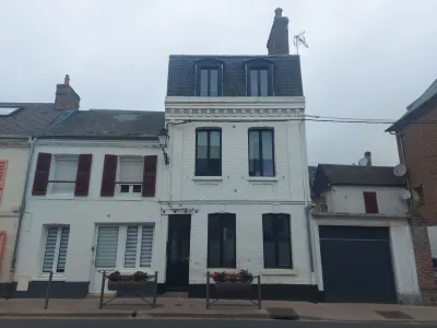House located in the town center and at the foot of the bay of st Valéry sur somme