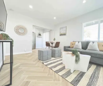 Steps to the Sand-Upscale Beach Cottage