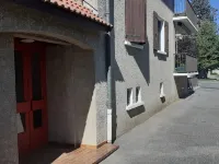 Appartement RDC De63 m² , 4 Pers à 2 pas des Commerces et Parcs de Loisir Hotel di Gap