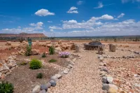 Kanab Getaway Red Mesa Ranch, Near Zion, Stunning Red Rock & Starry Night Views!