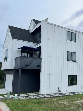 3 Private Balconies.  Sleeps 5.  5 Min From H-E-B and Muller Park Отели рядом с достопримечательностью «Остин Хинду Темпл & Комм Сентер»