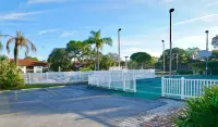 Shorewalk The Palm Condo 2Bed/2Bath Close to IMG / Beach