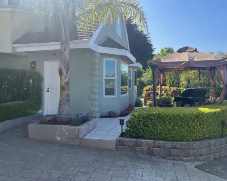 Aptos Bayview, Large 1 Br.Cottage, Pets & Parking. Ocean View Deck, Fire Pit Hotels in Aptos