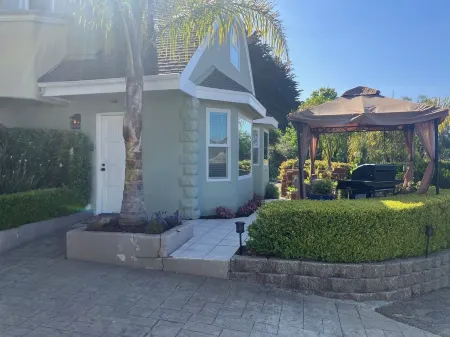 Aptos Bayview, Large 1 Br.Cottage, Pets & Parking. Ocean View Deck, Fire Pit