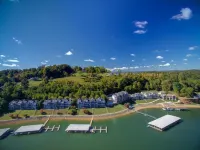 Idyllic Lake Front Condo for perfect peace & happiness