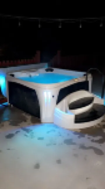 Ninnie & Papaw's Paradise Cove on Beaver Lake