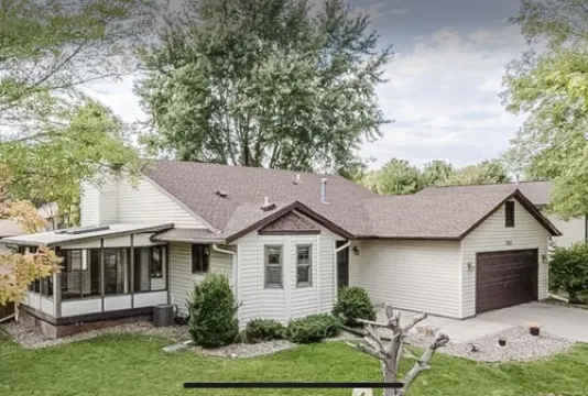 Home Calls the Heart- 10 minutes to Mayo.  Split-level home with fenced-in yard.