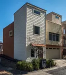 Spacious Downtown Retreat with Rooftop Terrace!