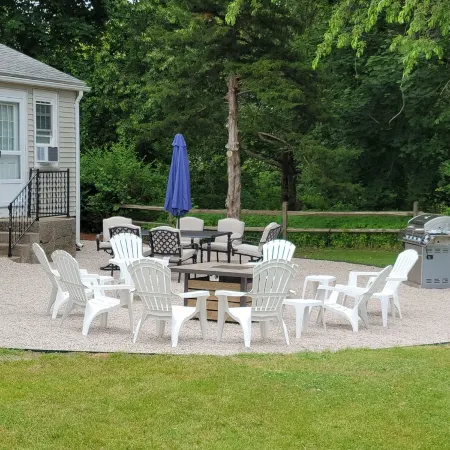 Cozy Cottage in Snug Harbor, minutes to the beach (pet friendly)