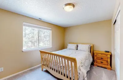Peaceful Lapine 3 BR Getaway, sleeps up to 8