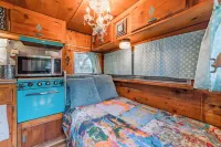 Glamping in Spicewood TX Hill Country~ The Pearl at Green Acres