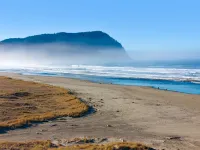 Beautiful Family Home, Less than one Block to the Beach