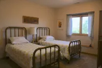 Architect's upscale home near HIstoric Downtown Hotel a Sheridan