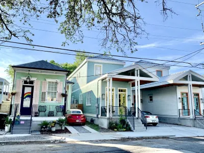 Charming New Orleans Bungalow Steps from French Quarter Hotels in Treme
