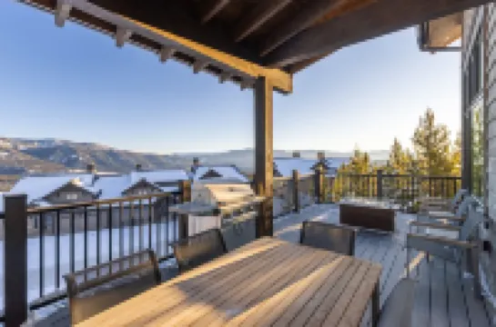 Stunning Luxury Home in Spanish Peaks Mountain Club, Yellowstone, Big Sky