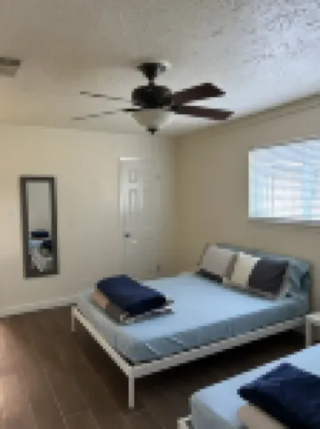 Spacious Family House 4BR. Close to many restaurants & markets! Hotels in Alief