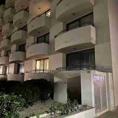 Nice apartment with side sea view - beach / pedestrian Hotel Exterior