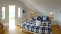 Beach Front Holiday Home. *Last Min Availability from 28th Aug!* 100+  Reviews