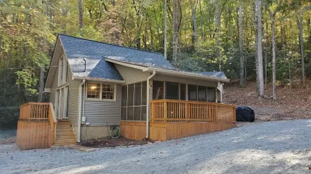 North Georgia Mountains, Dahlonega, Cabin, Wineries, Hunt, Hike, National Forest