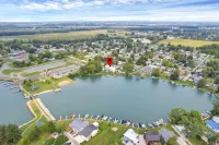 Buckeye Lake Waterfront Property C | Crane Cove Resort