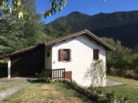 Chalet on the edge of the Mercantour Park in Saint-Dalmas de Valdeblore. 鄰近La meridiana di Ilonse的酒店