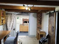 Payton's Place. A cozy cabin with private outdoor space pet friendly. Hotels in Jackson County