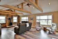 Hayward - 5 Bedroom, sleeps 10 Hotels in Hayward