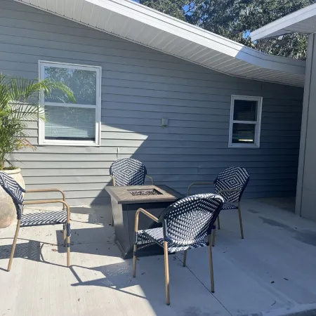 Palmetto Breeze-Coastal Retreat, Pet Friendly! Complete Refresh